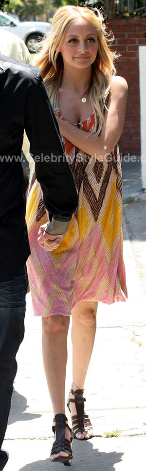 Nicole Richie wearing Michelle Mason and YSL Brown Jacket and Buffalo  Mombasa Bag - Celebrity Style Guide