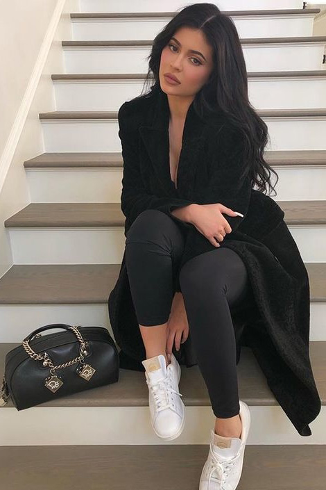 Star Style on X: Kylie Jenner wearing Dior So Real Sunglasses, Louis  Vuitton Palm Springs Backpack PM, Yeez…    / X