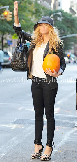 overlap navneord Hyret Blake Lively wearing Rag & Bone/JEAN Zipper Jeans - Celebrity Style Guide