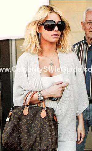 Jessica Simpson wearing Lutz & Patmos Kimono Vneck sweater