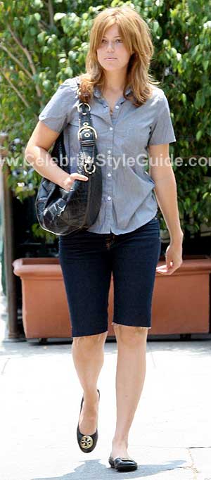 Mandy Moore wearing Tory Burch Reva Ballarina Flats with Gold Logo -  Celebrity Style Guide