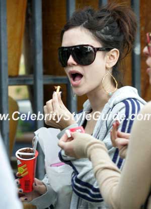 Rachel Bilson wearing Dolce & Gabbana Aviator Sunglasses - Celebrity Style  Guide