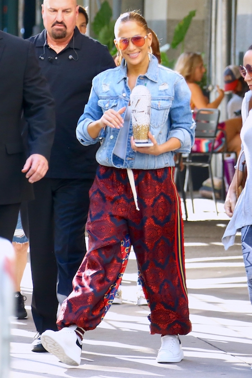 Jennifer Lopez Wore Timberland Boots to Shop in Beverly Hills [PHOTOS] –  Footwear News