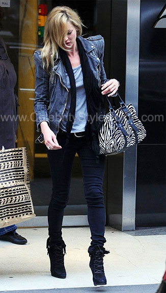 noget Spænding Mekanisk Kate Moss wearing Balmain Denim Biker Jacket - Celebrity Style Guide