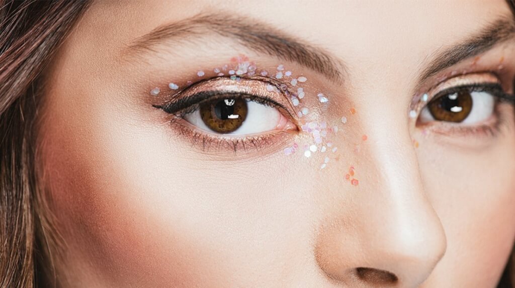 The Best Glitter Shadows and Highlights For New Year's Eve Inspired Makeup!