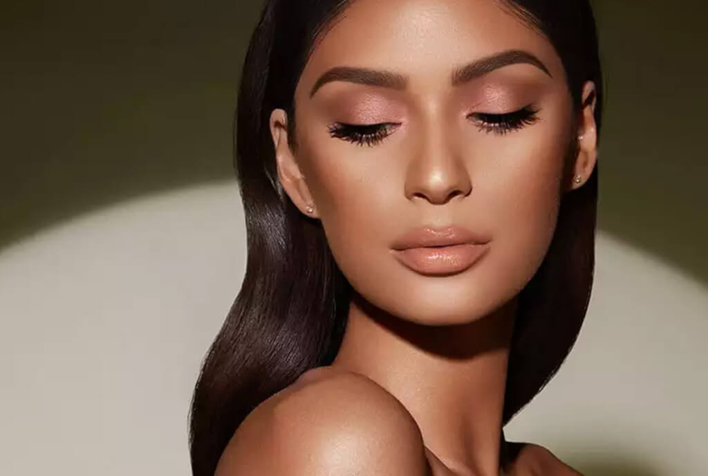 Evening Glam: Must-Have Items For A Stunning Look