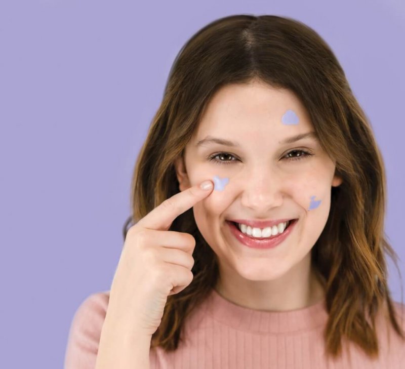 Millie Bobby Brown on Instagram: thriving with my tinted lip oil by yours  truly @florencebymills !! my best friend on vacay 💜 what are you doing??  go order some!