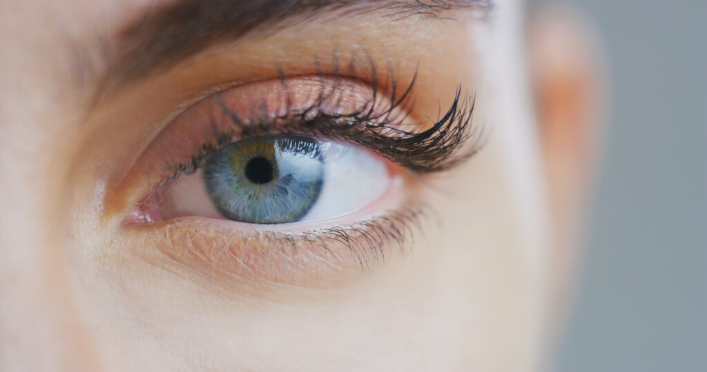 The 7 Best Eyelash Serums For a Falsie Effect!