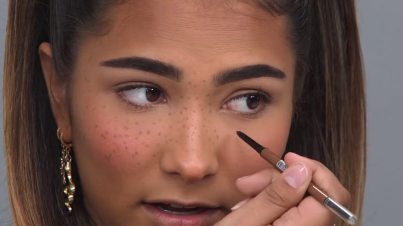 how to create fake freckles