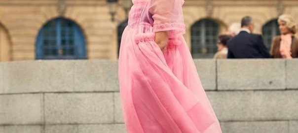 killing eve villanelle pink dress