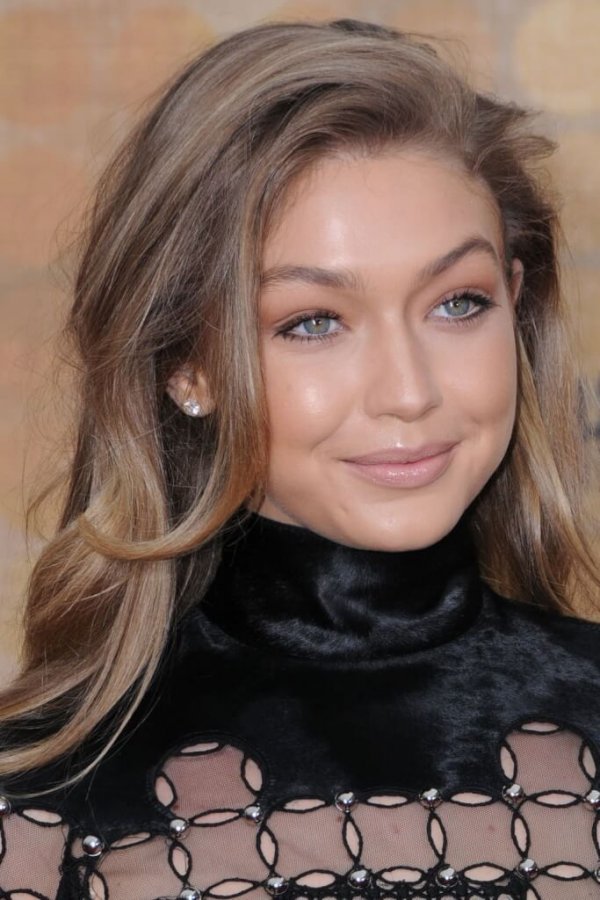 mushroom blonde gigi hadid