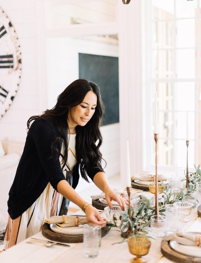 Here's How Joanna Gaines Sets Her Thanksgiving Table