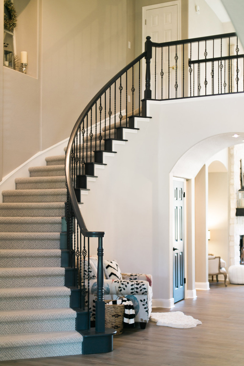 mohawk-flooring-entryway-stairs