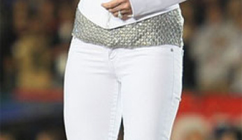 Carrie Underwood's Jeans & Jacket Singing National Anthem at the Superbowl!