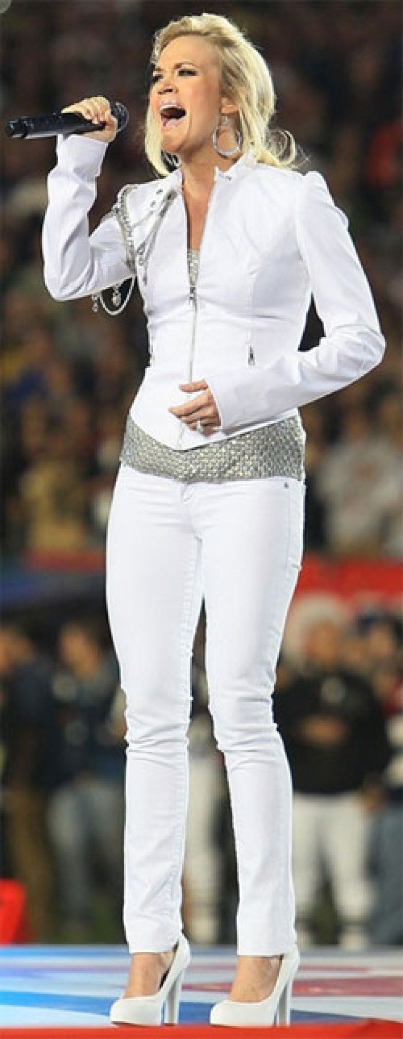 Carrie Underwood's Jeans & Jacket Singing National Anthem at the Superbowl!