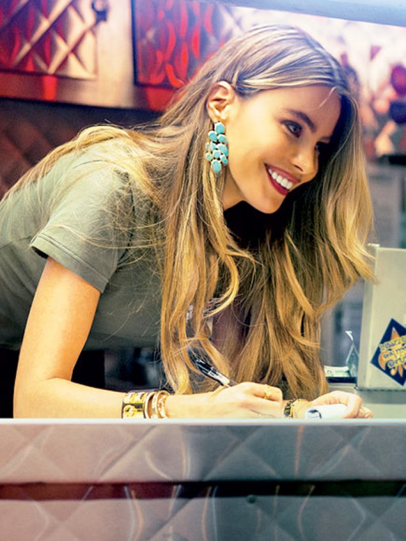 As Seen On Screen: Sofia Vergara's Turquoise Earrings in Chef?