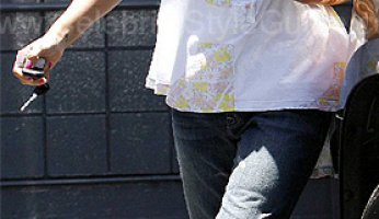 Jessica Alba And Katherine Heigl's Black Orchid Boyfriend Jeans!