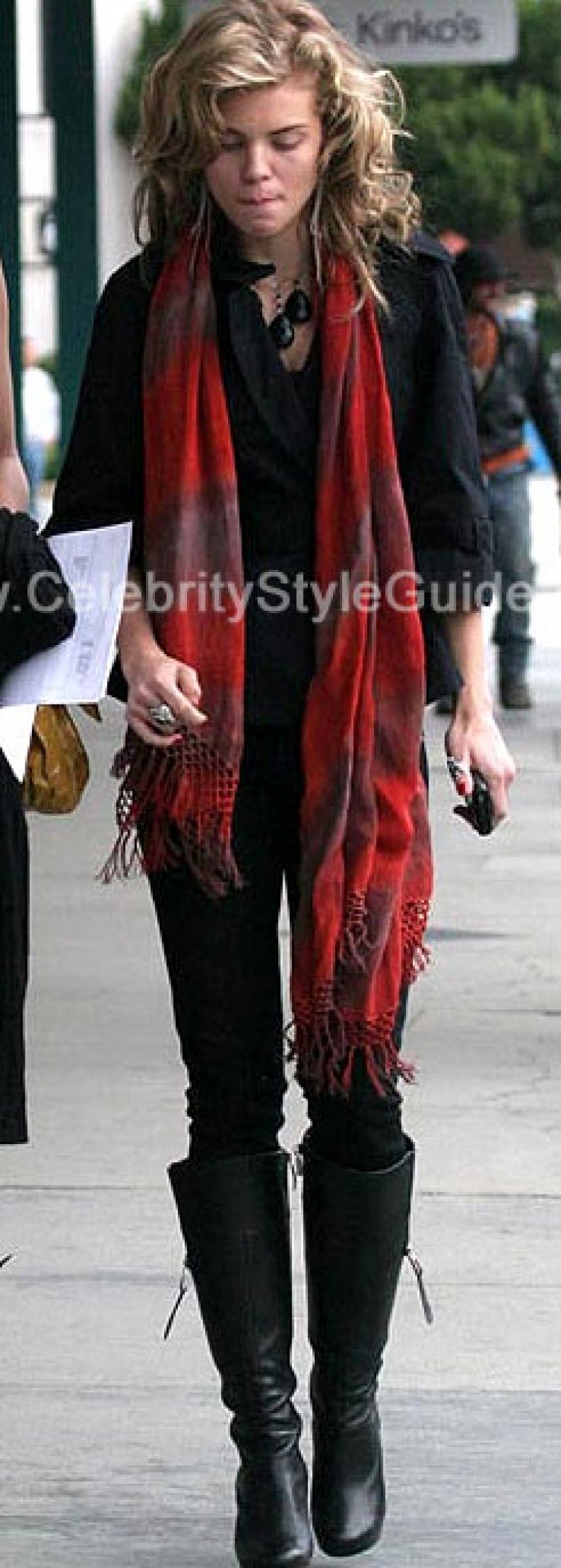 AnnaLynne McCord in Gypsy 05's CC Scarf!