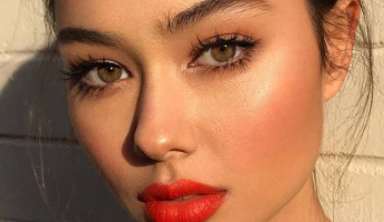 6 Best Drugstore Red Lipsticks That Are Totally Summerproof!