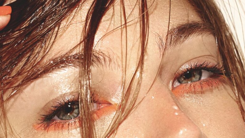 Glossy Eyes Are Going Viral So Check These Eye Glosses Out!