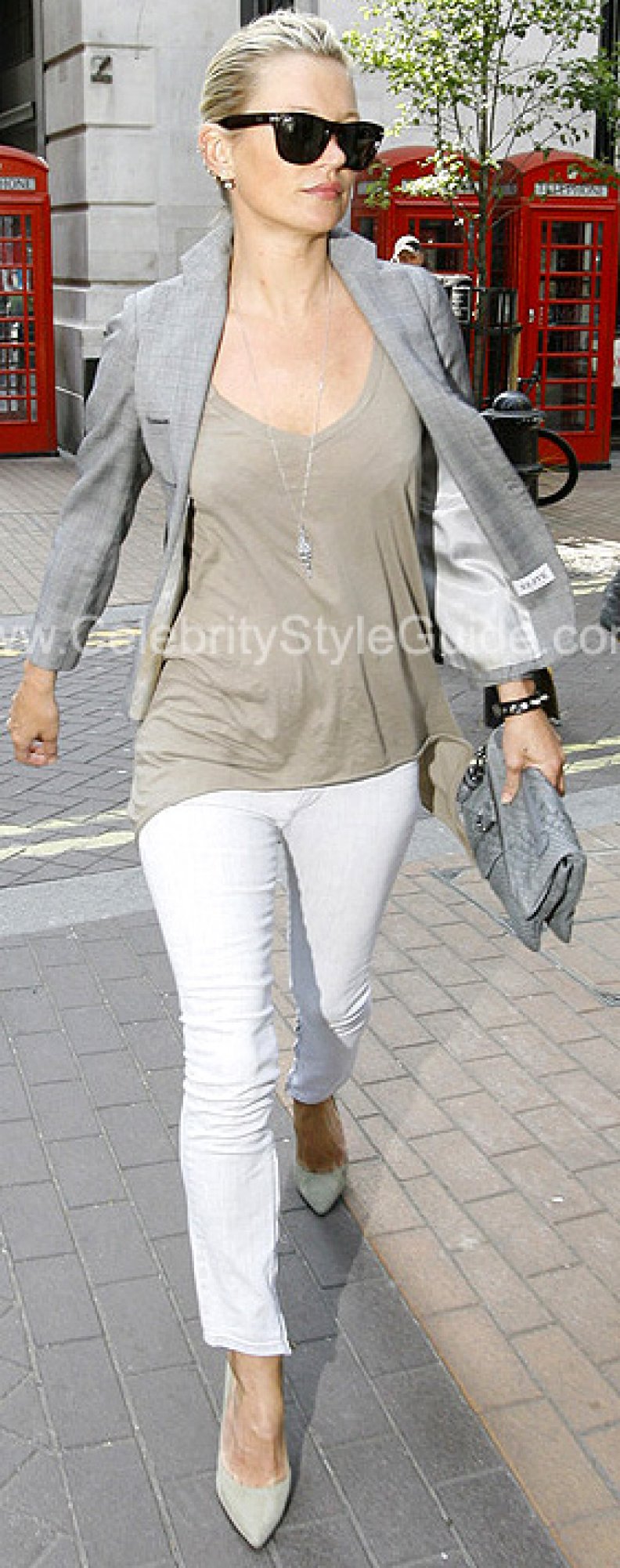 You asked for it! Please ID Kate Moss' Clutch!