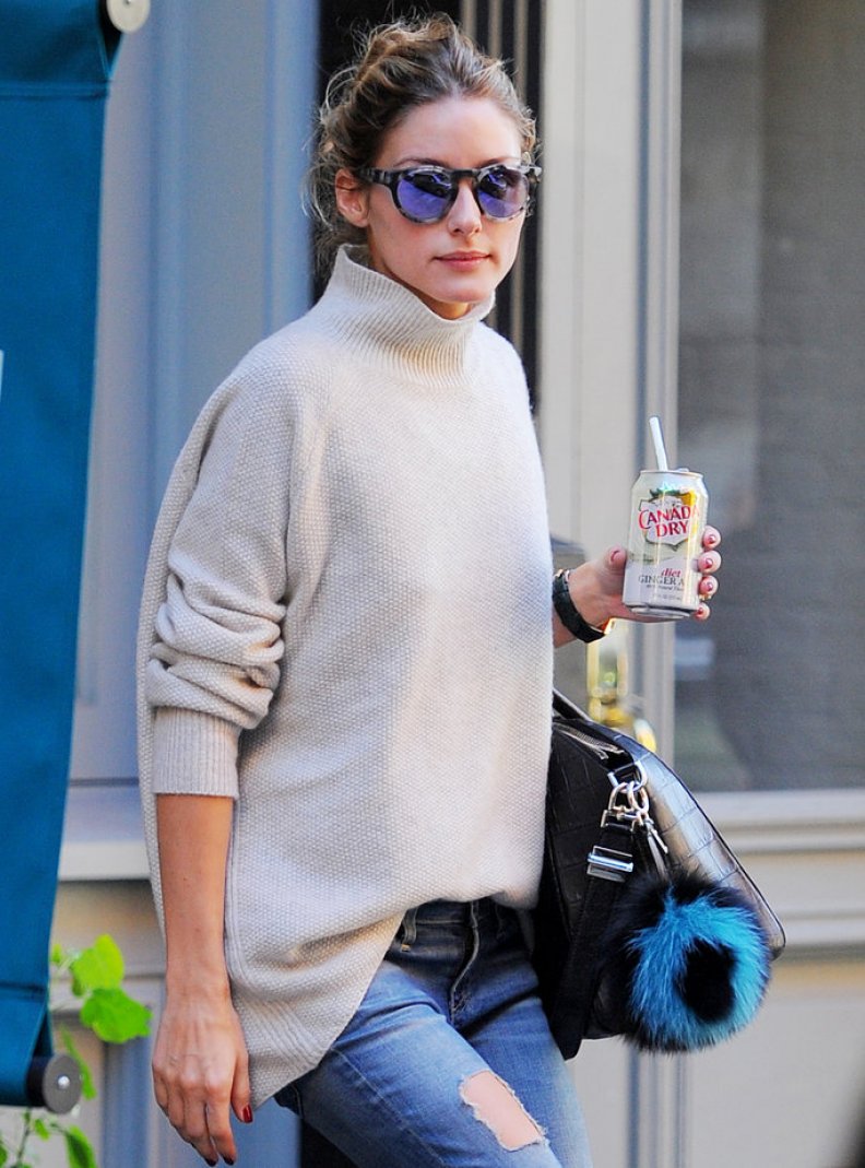 Hairstyles Celebrities Wear With a Turtleneck