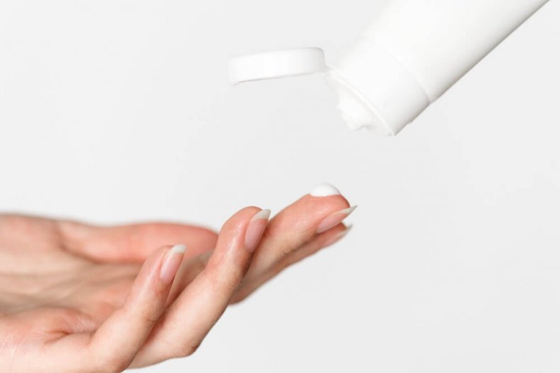 Body Lotion VS Cream: Which One Moisturizes Better?