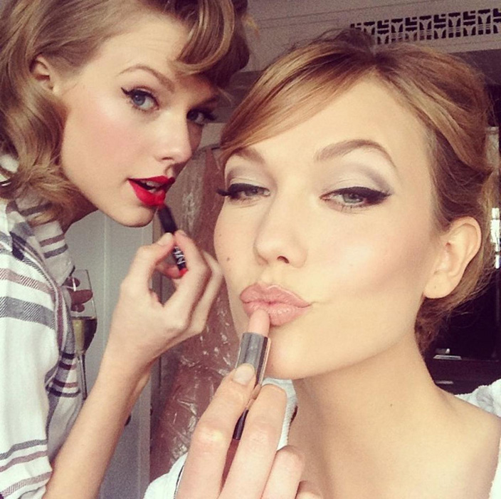 taylor-swift-karlie-kloss-selfie